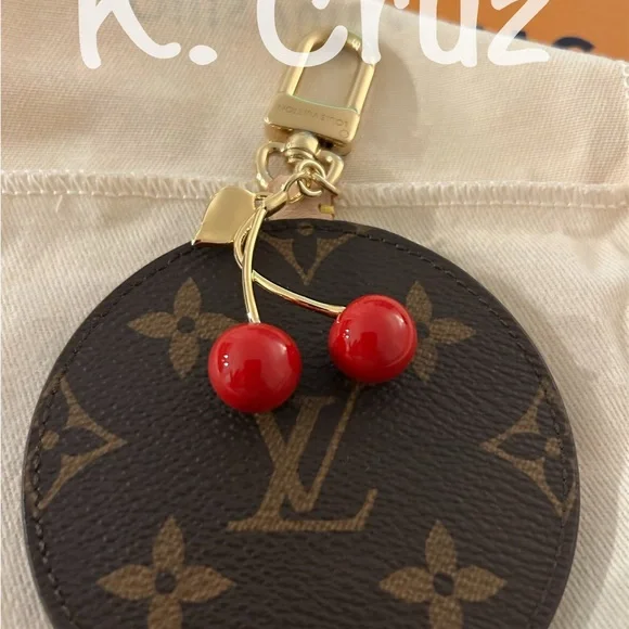 Louis Vuitton Red Mirror Keychain - Picture 7 of 9